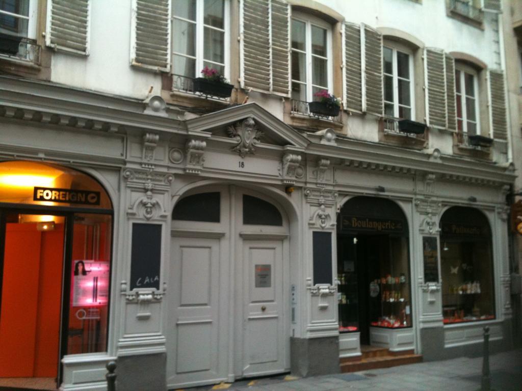 Les Serruriers - Appartement Spacieux Avec Terrasse & Parking Strasbourg Szoba fotó